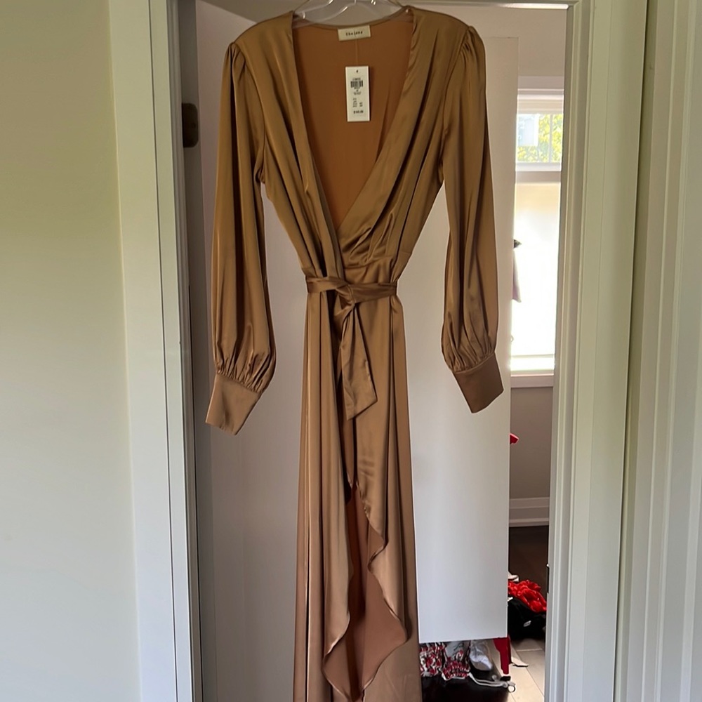Size M Chelsea wrap dress with tags